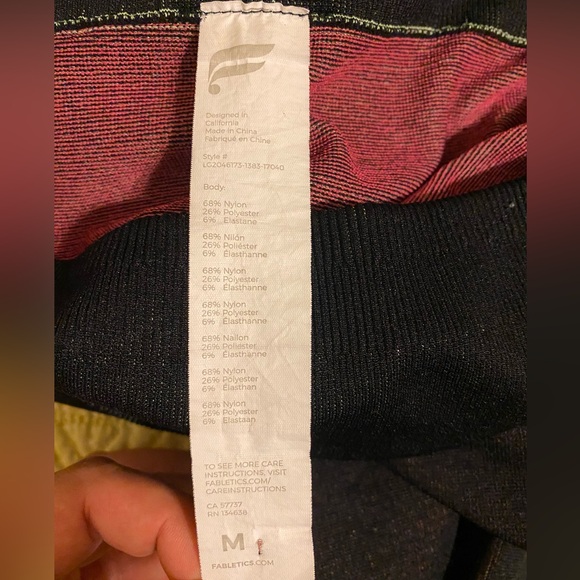 Fabletics Woman Workout Set - Picture 4 of 4